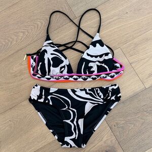 NWT Trina Turk Reversible Black & White Abstract Print Bikini with Neon Trim